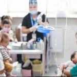 6 хүртэлх насны хүүхдээ эмнэлэгт, эсхүл гэрээр асарсан эх, эцэг, асран хамгаалагчид ажлын тав хүртэлх хоногийн цалинтай чөлөө олгохыг үүрэгдлээ