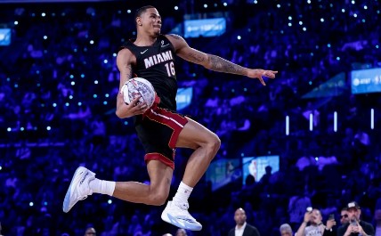 Хитийн Кешад Жонсон Слэм данкийн аварга боллоо