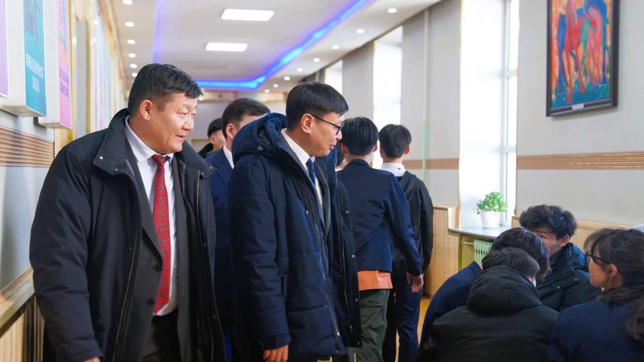 П.Наранбаяр сайд ялгаатай хэрэгцээт хүүхдүүдэд зориулсан иж бүрэн тоног төхөөрөмжөөр хангахаа амлалаа