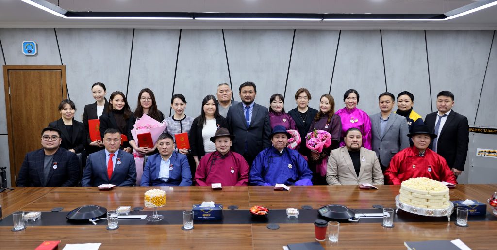 ЭТТ: Төрийн дээд шагнал, Засгийн газрын шагнал гардуулав