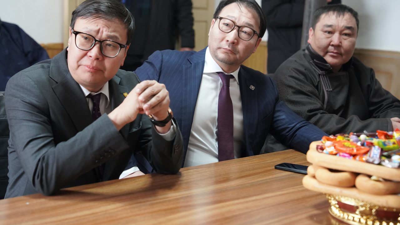 Зургаан жил гацсан Рэнчинлхүмбэ  сумын сургуулийн барилгыг Азийн хөгжлийн банкны хөнгөлөлттэй зээлээр дуусгана