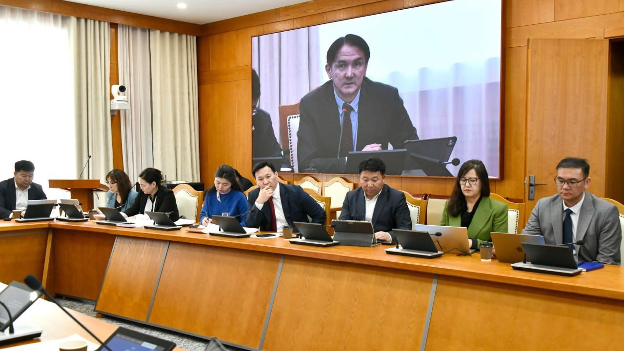 Сургууль, цэцэрлэгийн орчимд формальдегидийн хэмжээ зохих түвшингээс 2-3 дахин, бензол 3.5 дахин их, хар тугалга 2-5 дахин, хром 2.3 дахин хэтэрсэн байгааг тогтоожээ