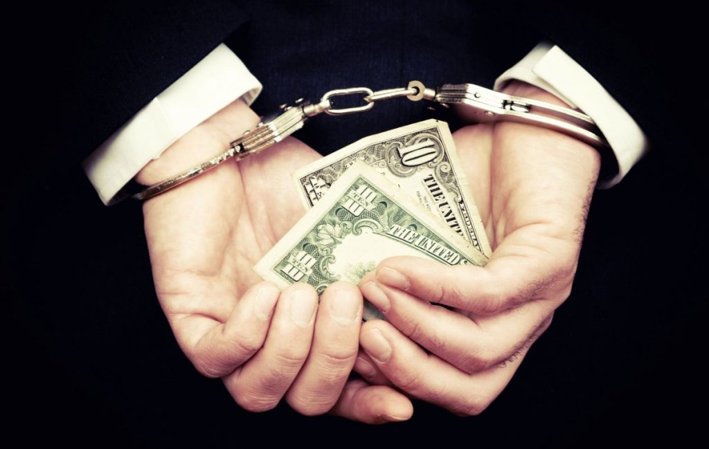 АТГ төрийн албан хаагчид хахууль санал болгосон иргэнд шүүхээс ял оногдуулжээ