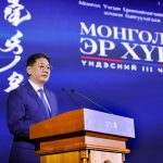 У.Хүрэлсүх: Эр хүнээ үгээ цэнэж, үйлээ тунгаан, өрх гэрээ төвшитгөж байх учиртай