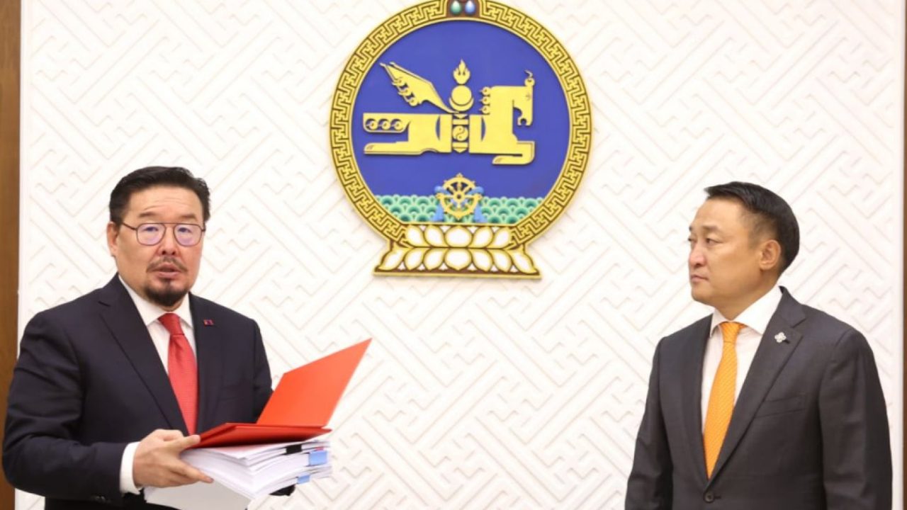 Хаврын хавсарга ХАЙР бас САЙР авчирдгийг сана！！！