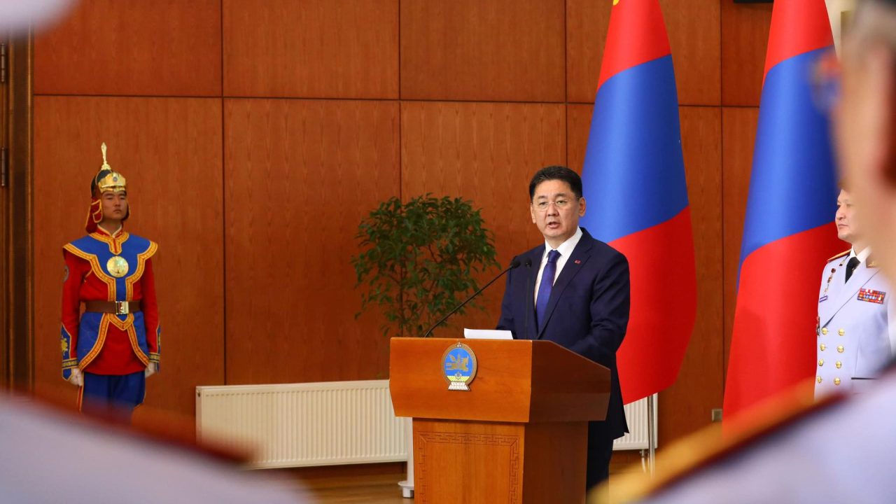 Шилдэг сонсогч, сурагчид шагнал гардууллаа