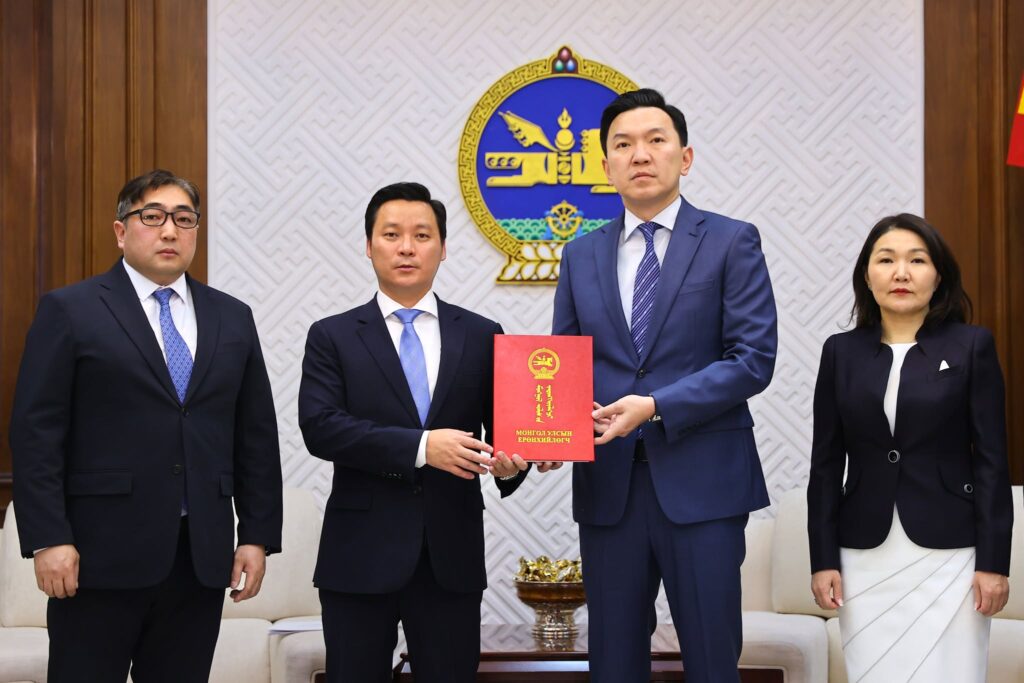 Ерөнхийлөгчийн санаачлан боловсруу”лсан УИХ-ын гишүүнийг эгүүлэн татахтай холбоотой хуулийн төслийг өргөн барилаа