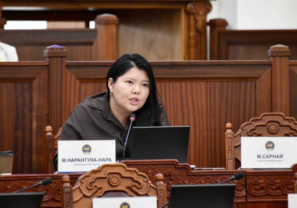 М.Нарантуяа-Нара:Би хүн байх эрхээ хасуулна гэж их хурлын тангараг өргөөгүй