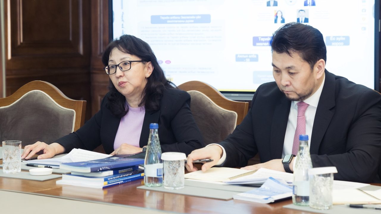 Л.Цэдэвсүрэн: Өнгөрсөн жилтэй харьцуулахад албан хаагчдын тоо 5.9 хувиар буурсан