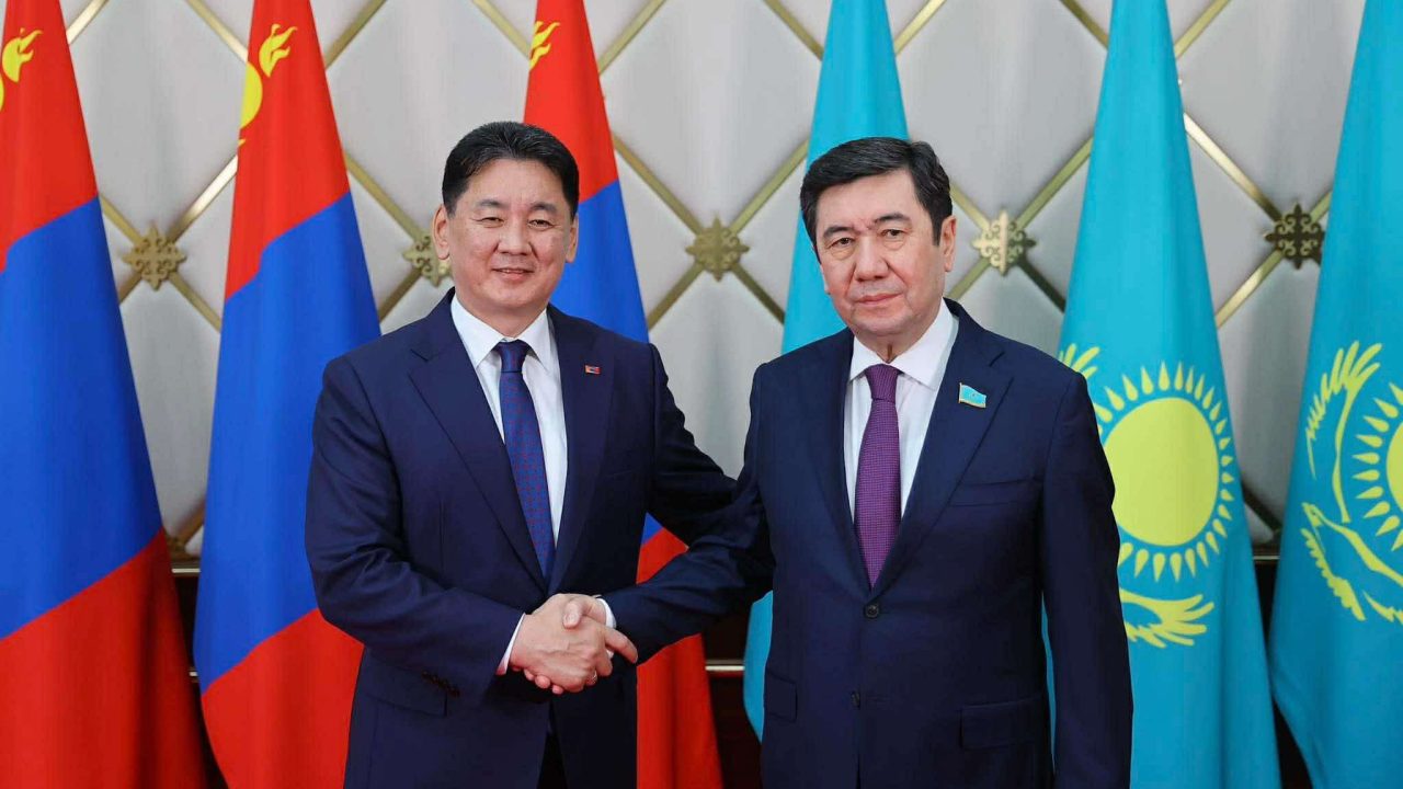 Ерөнхийлөгч У.Хүрэлсүхэд Казахстаны парламентын дарга бараалхлаа