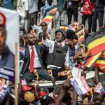 Угандад интернет хаасан сонгууль болж, ерөнхийлөгч ялж, сөрөг хүчний удирдагч суллагдаагүй байна