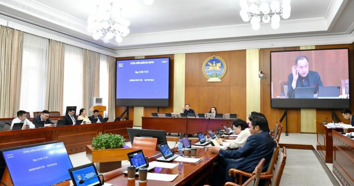 ХЗБХ: Монголд хоёр дугуйчин хооронд 2.5 метр зайтай зорчих зохицуулалт хэрэгжих боломжгүй