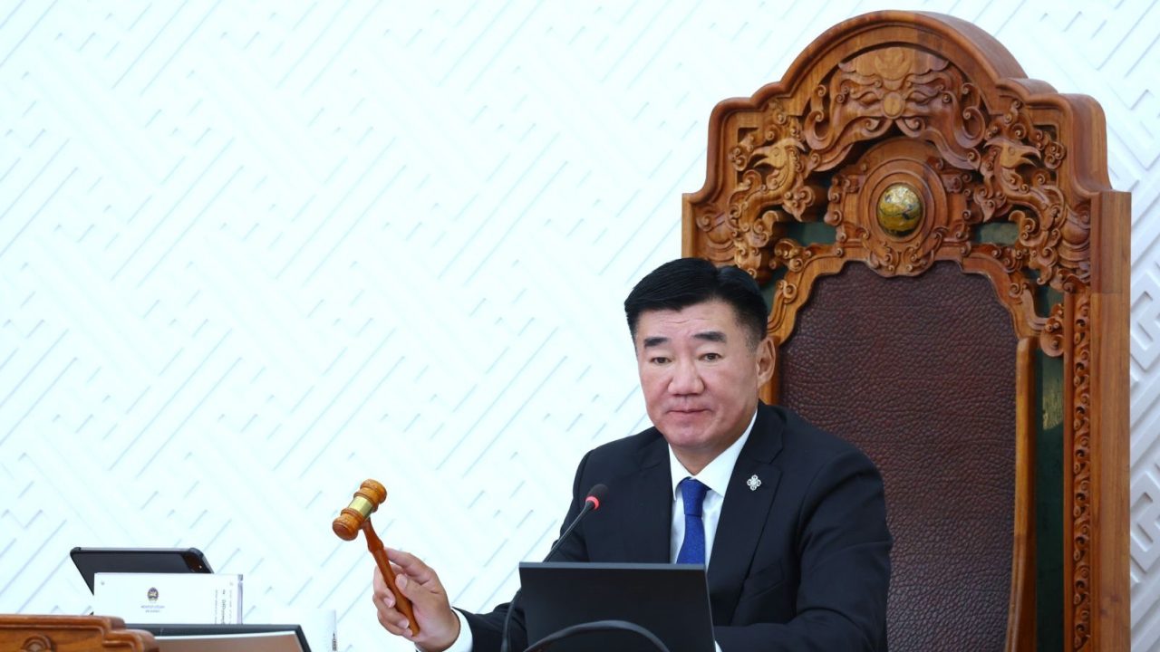 С.Бямбацогт: Өрх бүрд орлогын хомсдол, аж ахуйн нэгж бүрд санхүүгийн дарамт нэмж байгаа гэдгийг эрхэм гишүүд ойлгож байгаа байх аа