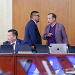 Төрийн байгууллагуудын удирдлагуудыг хуралд ирүүлэхийг хүссэн Дав.Цогтбаатар санал дэмжигдсэнгүй
