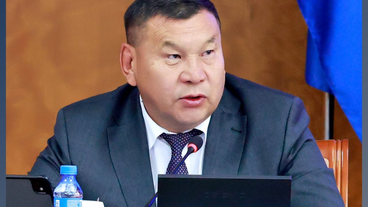 Ж.Батжаргал: Төрийн үйлчилгээний ажилтнуудын цалинг 50 хувь нэмэгдүүлэхээр тодотголд  тусгасан