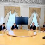 Кремль ирэх сард гурван талт энхийн хэлэлцээрийг үргэлжлүүлэхэд бэлэн